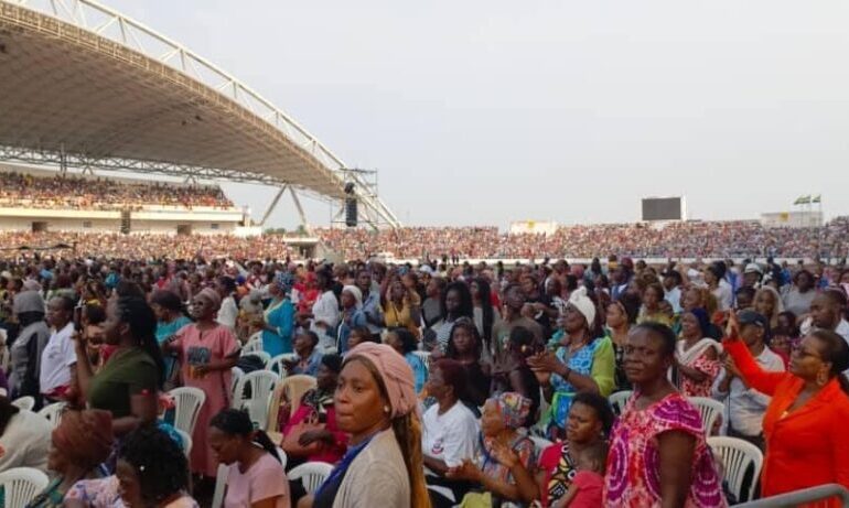 Les Églises au Gabon : Entre Spiritualité et Manipulation.