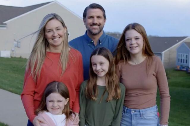 États-Unis / Derrick Anderson: Une fausse famille pour son clip de campagne