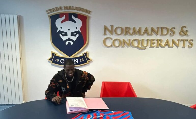 Alex Moucketou prêté au Stade Malherbe de Caen : un nouveau défi en Ligue 2