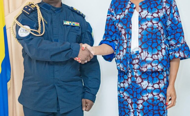 Gabon : Renforcement des Liens en Cybersécurité et Technologie entre l’Ambassadrice des États-Unis et le Ministre de l’Économie Numérique .
