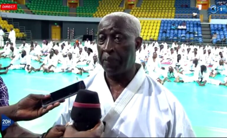 Me Raymond Ndong Sima célèbre ses 70 ans en grande forme avec un stage de karaté exceptionnel au Palais des Sports.