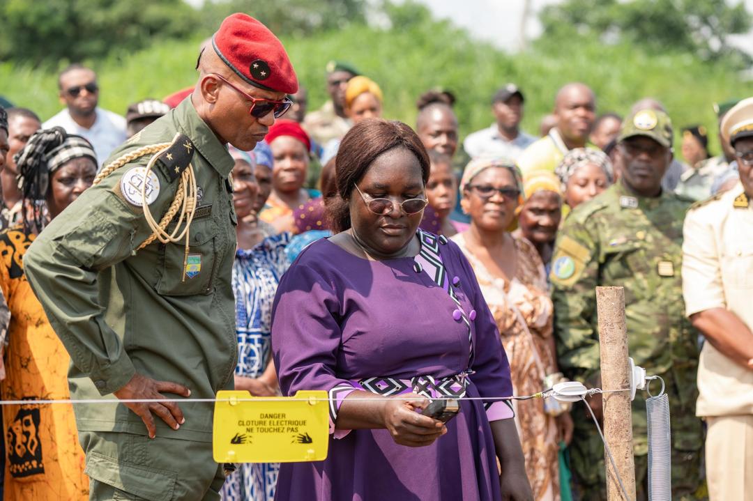 Le Gabon renforce sa lutte contre les conflits Homme-Éléphant avec l’inauguration de la 1000ème clôture électrique mobile