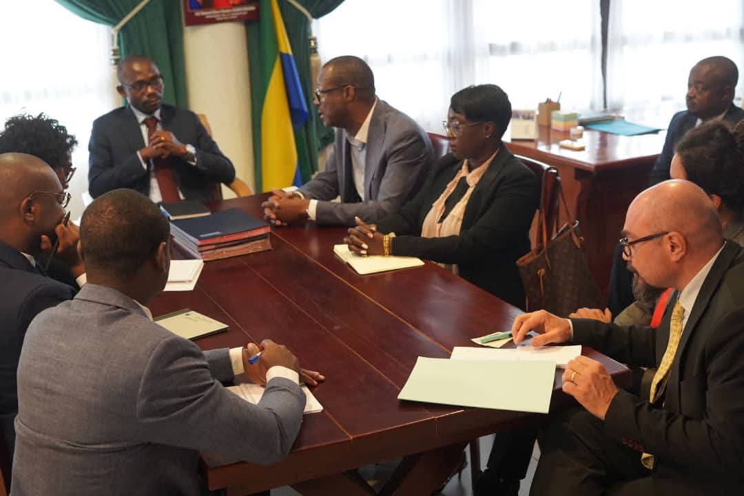 Gabon : Une rencontre clé pour la préservation des écosystèmes avec la Primature
