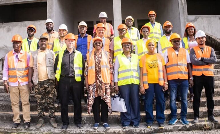 La Ministre de l’Enseignement Supérieur visite le chantier de l’Université des Sciences de l’Éducation
