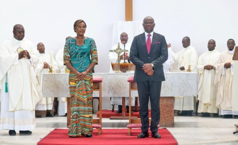 Le Président de la Transition fait une action de grâce lors de son 50ᵉ Anniversaire à l’Église Saint-Pierre