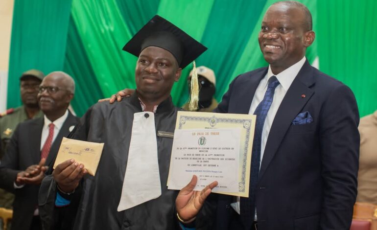 Le Président Brice Clotaire Oligui Nguema honore les diplômés de la promotion Joseph Owondault Berre