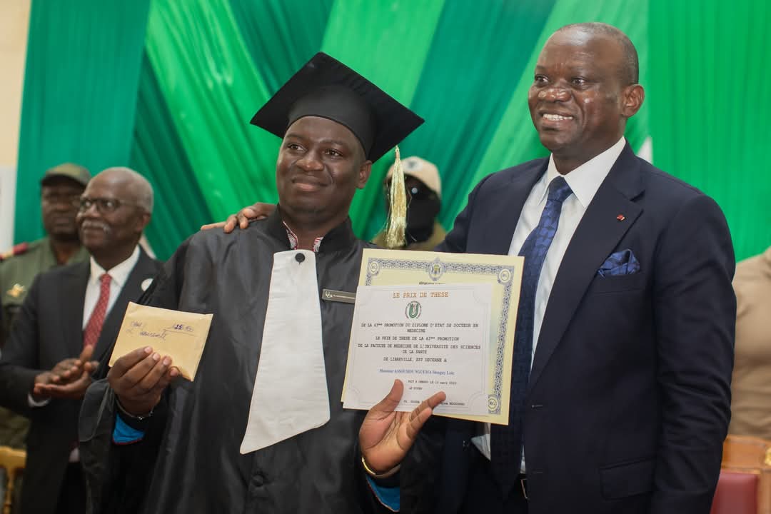 Le Président Brice Clotaire Oligui Nguema honore les diplômés de la promotion Joseph Owondault Berre