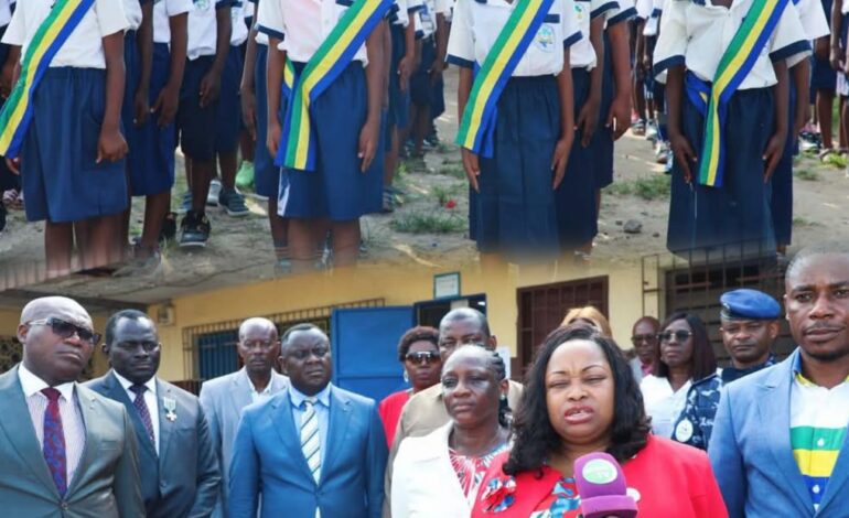 Levée des couleurs à l’école publique de Mont-Bouet 2 : Une tradition honorée avec la visite de la ministre d’État