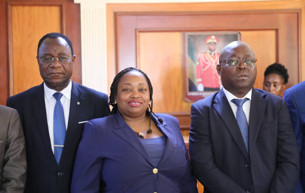 Passation de charges et installation des nouveaux Directeurs Généraux de l’ENS et de l’ENSET : Une nouvelle ère pour la formation des enseignants au Gabon .