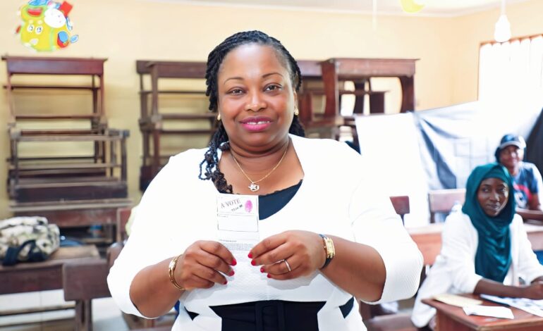 Gabon / Élection Présidentielle : Camélia Ntoutoume Leclercq a accompli son devoir civique à Nfoulayong
