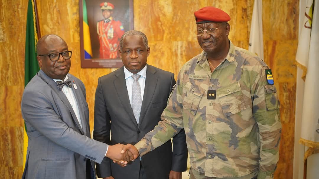 Passation de charges à la mairie de Libreville : Adrien Nguema Mba succède au Général Rapontchombo