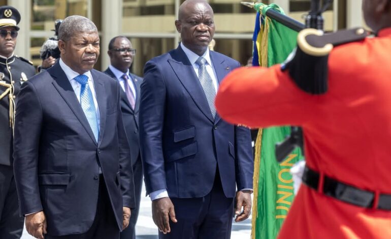 Visite officielle : Le Président angolais João Lourenço accueilli avec les honneurs au Gabon