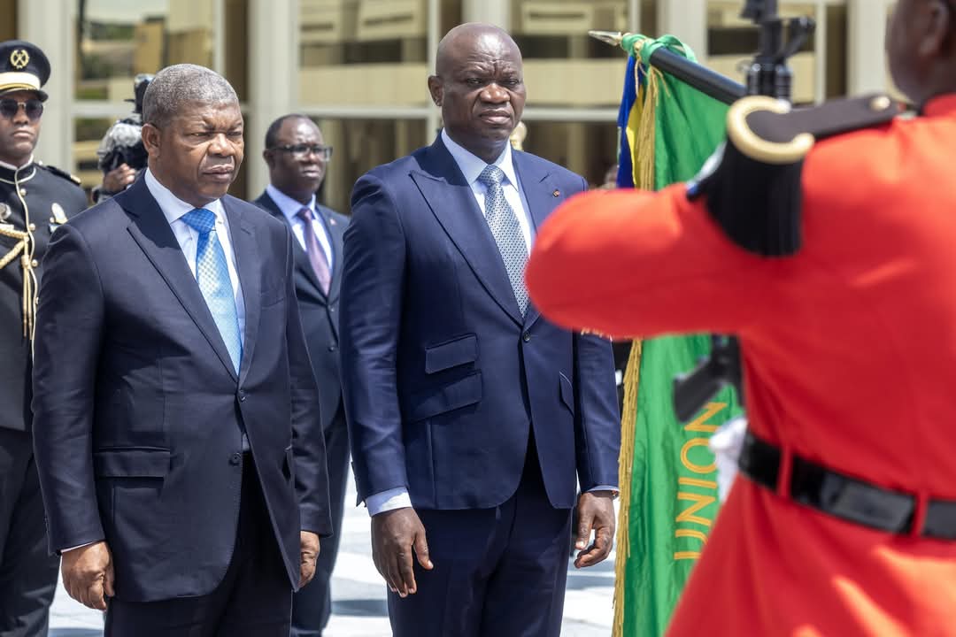 Visite officielle : Le Président angolais João Lourenço accueilli avec les honneurs au Gabon