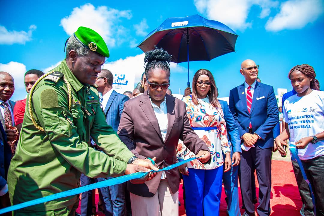 Université Omar Bongo : un nouveau mini-terrain de football inauguré au profit des étudiants
