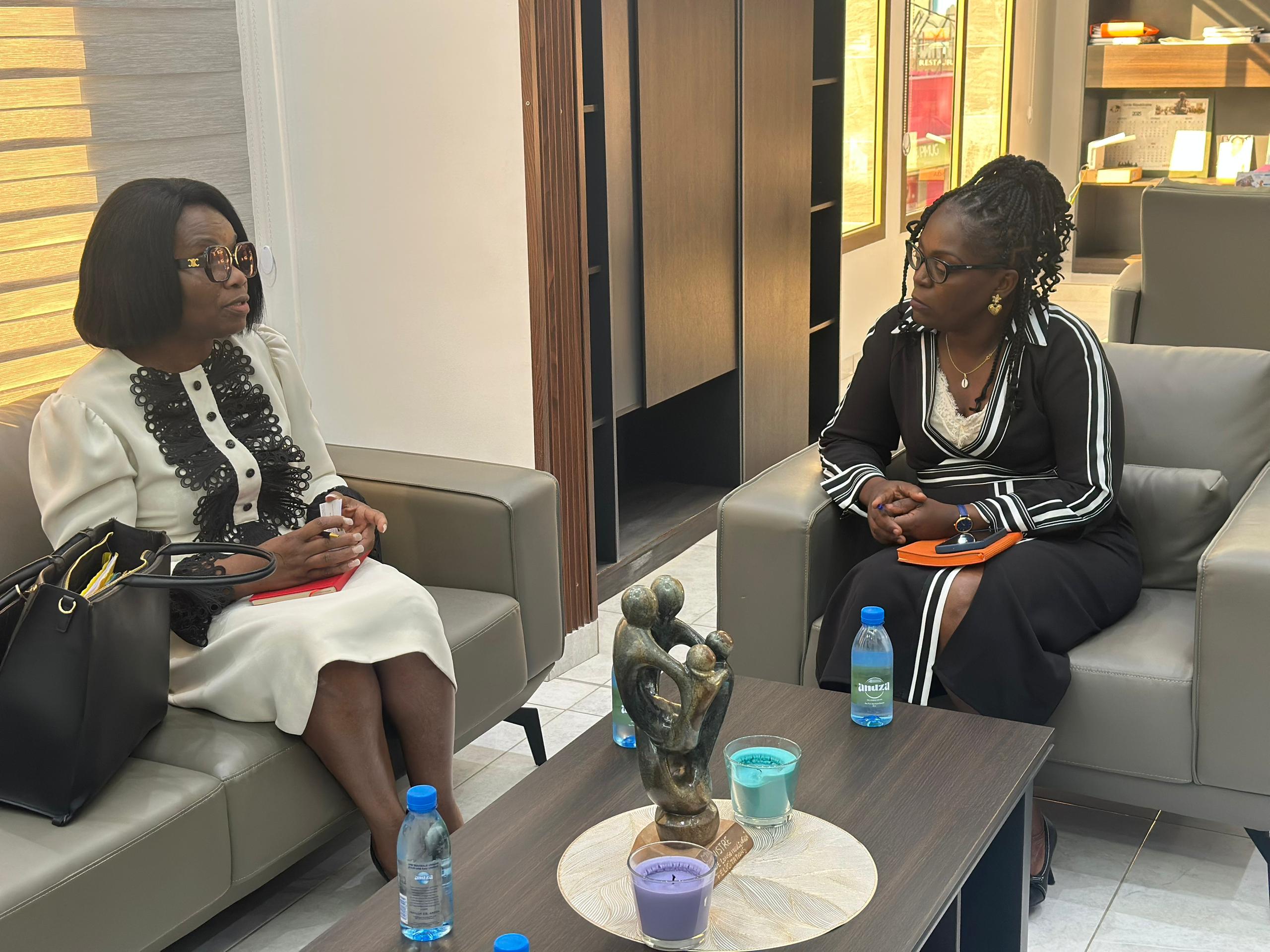 Patrimoine culturel : la ministre Armande Longo reçoit l’ambassadeur du Gabon auprès de L’UNESCO