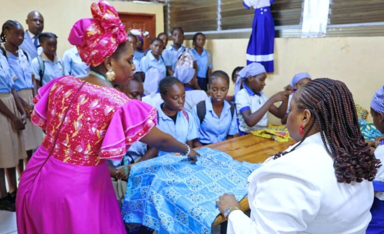 Gabon / L’éducation des filles au cœur des priorités : immersion ministérielle au Lycée Notre-Dame de la Providence de Saint Pie X.