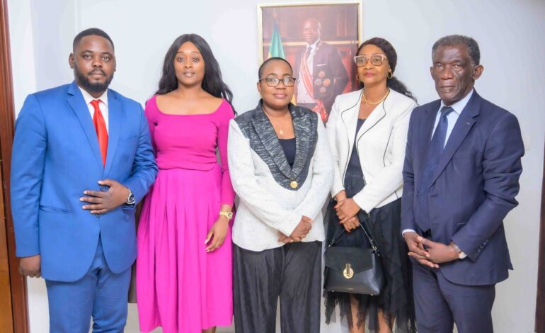 Affaires Sociales : Le ministre Nadine Nathalie Awanang échange avec l’ONG UNSPOKEN ANGELS