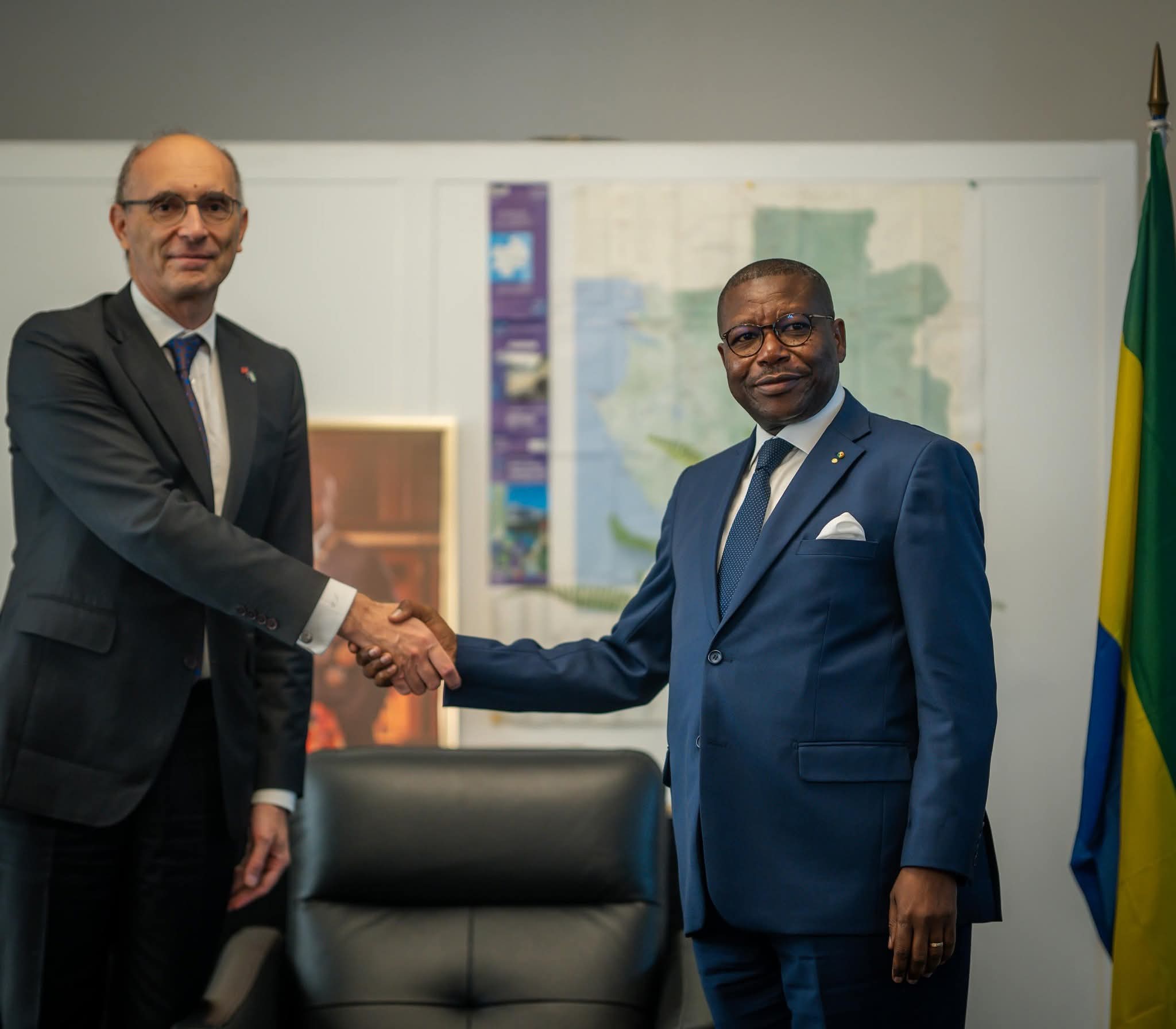Gabon : Le Ministre Edgard Moukoumbi renforce la coopération avec la Chine et la Turquie pour la modernisation des infrastructures routières