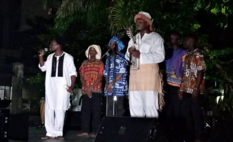 Culture : Le Groupe Pindi et la Chorale du lycée Nelson Mandela enflamment le Musée National de Libreville