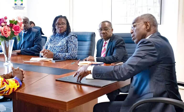 Le Ministre François Ndong Obiang à l’écoute des agents de l’ex-Ministère du Contrôle d’État