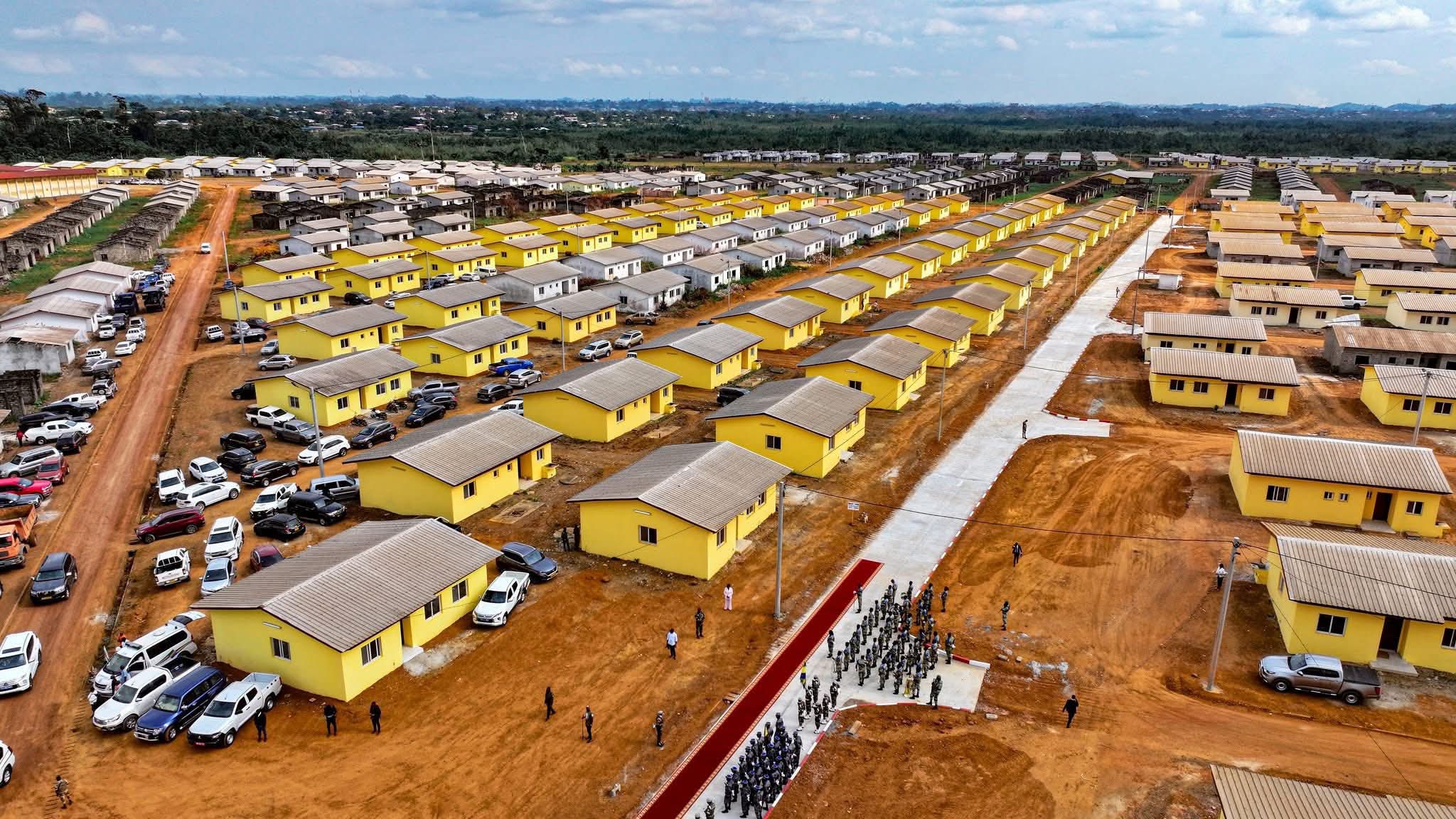 360 logements remis par le Président Oligui Nguema à Bikélé : un geste fort en faveur du social