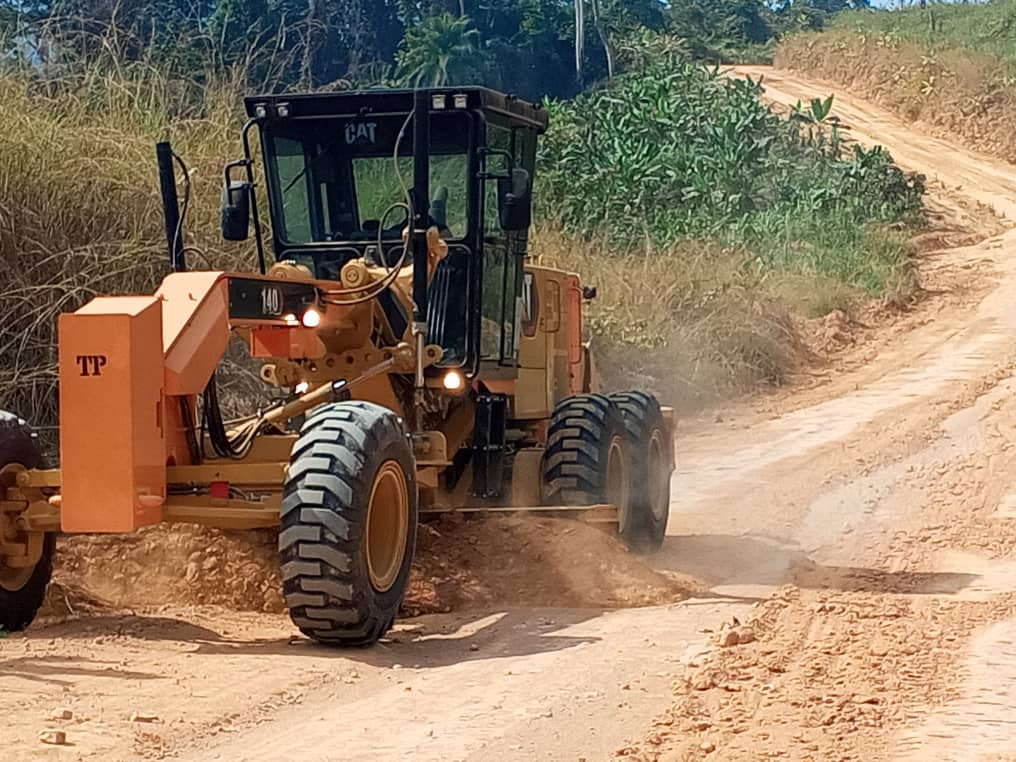 Koulamoutou / Lébani : lancement express des travaux de réaménagement de la route impulsés par le Dr. Armande Longo épouse Moulengui
