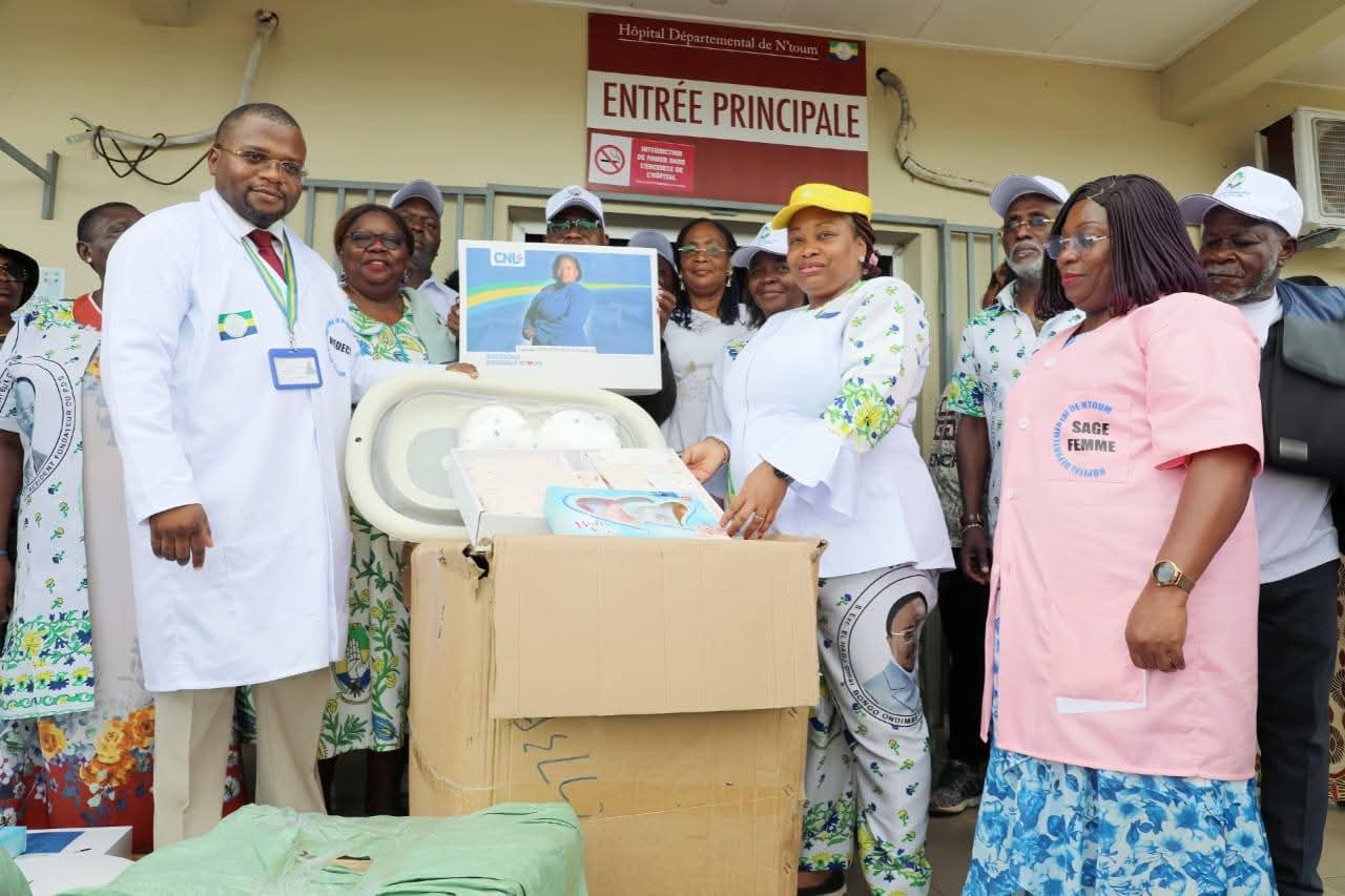Ntoum : 50 kits remis aux mamans et nouveaux-nés de l’hôpital régional