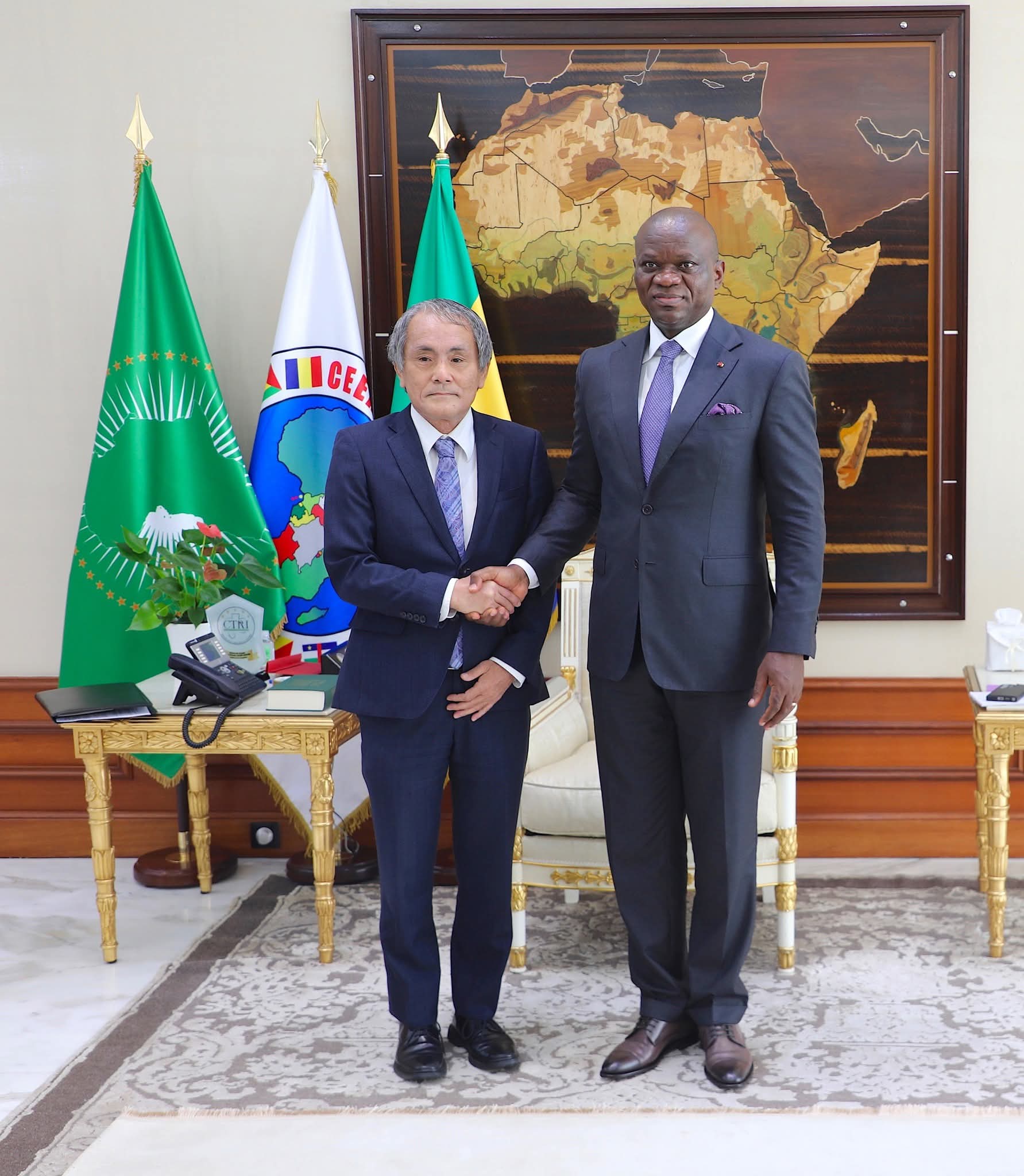 Diplomatie : Le Président Oligui Nguema renforce les liens avec la France, le Japon et la RDC