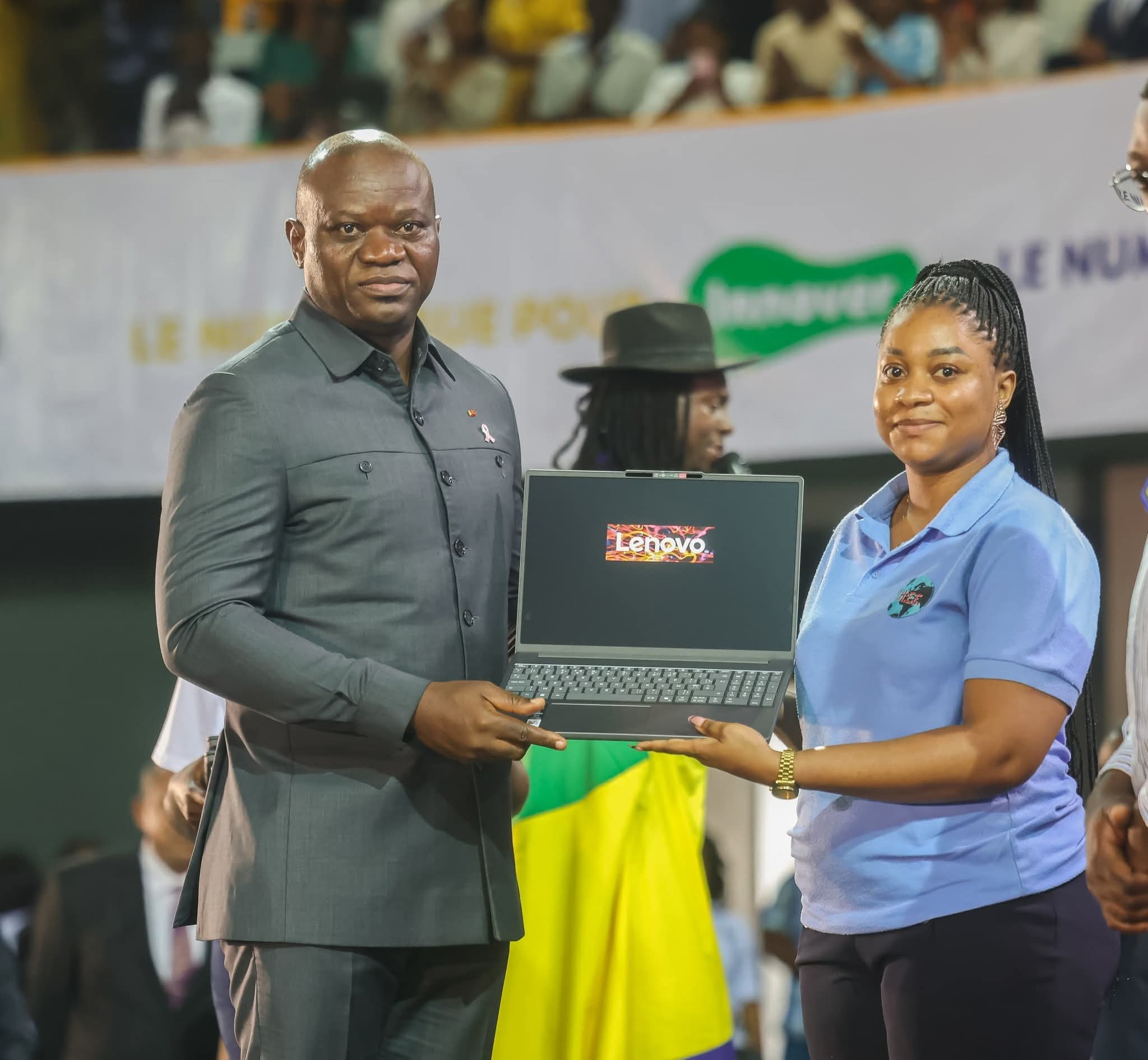 Le Gabon passe à la vitesse digitale avec le programme « 1 étudiant, 1 ordinateur »