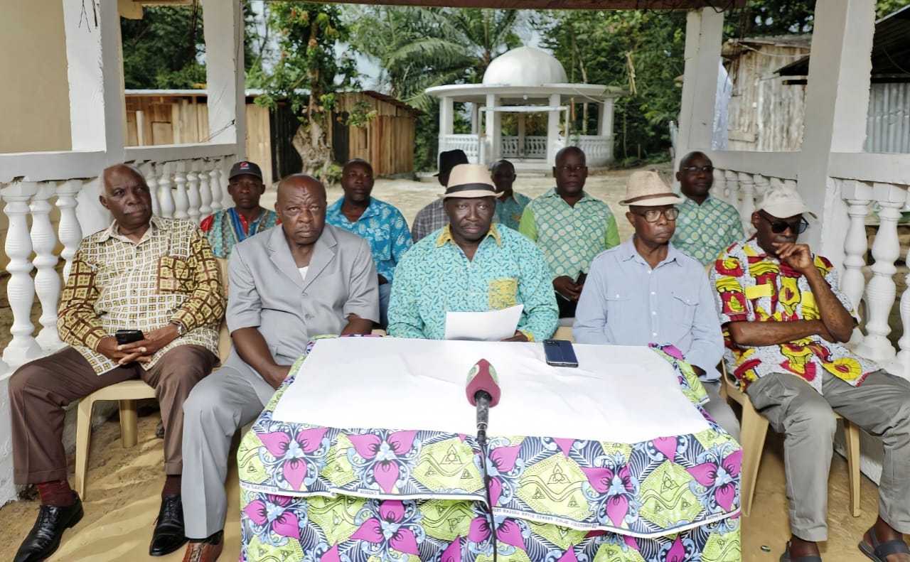 Ntoum : La Mutualité  Clanique Oyeck appelle à « préserver l’unité familiale » après les tensions post-électorales dans le 1er Arrondissement