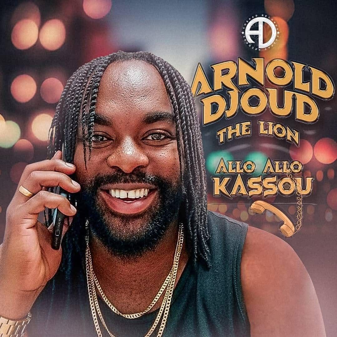 Culture: Arnold Djoud métamorphose le Grand Lounge en temple vivant de la mémoire musicale