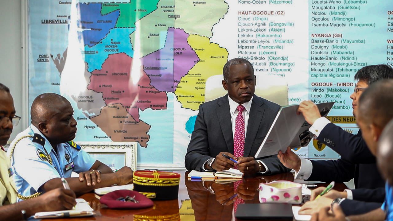 Coopération militaire : le Gabon explore un partenariat avec un groupe industriel chinois