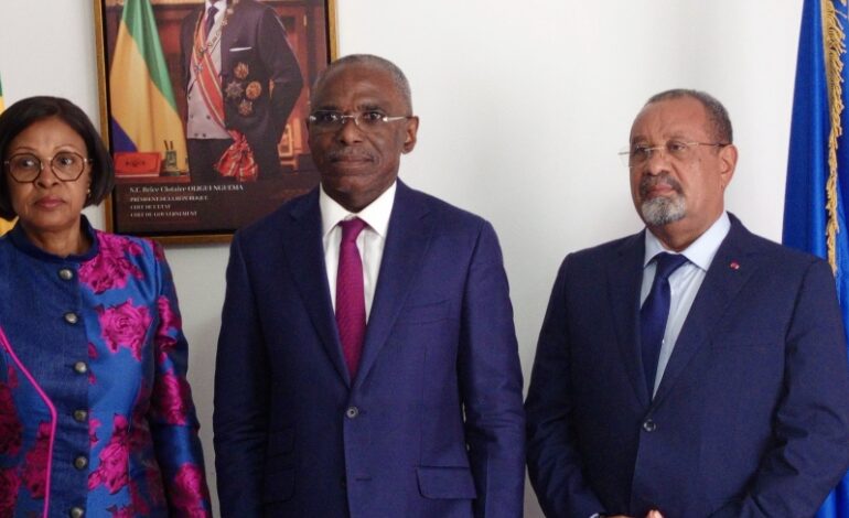 CESEC : Solange Marthe GUIAKIE passe le témoin à Guy Bertrand MAPANGOU