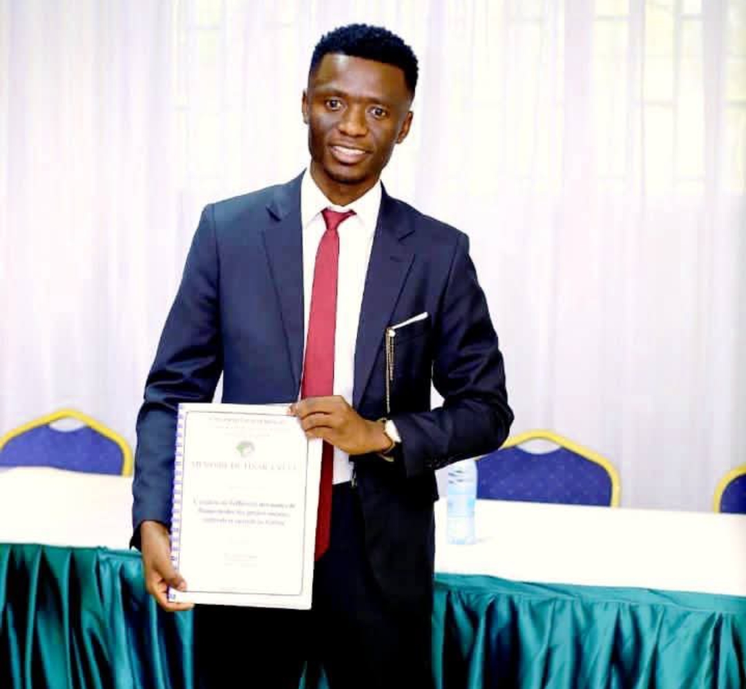 Danet NZAHOU : Un parcours d’excellence couronné par un Master en Banque-Finance