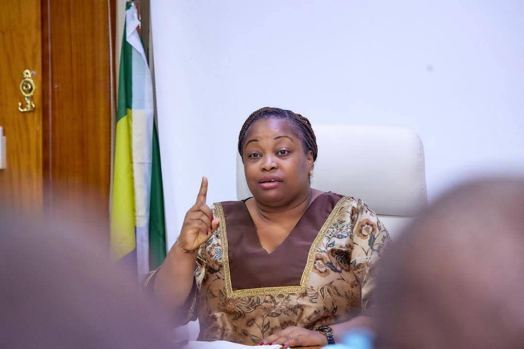 Éducation Nationale : Camélia Ntoutoume Leclercq serre la vis . 