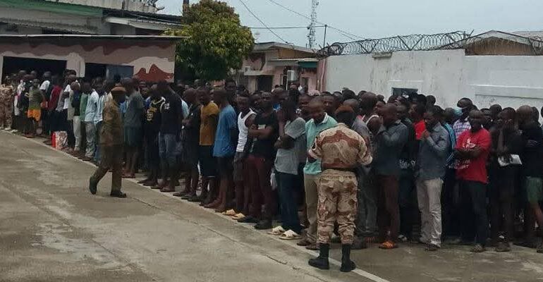Gabon : 274 détenus libérés après des irrégularités judiciaires