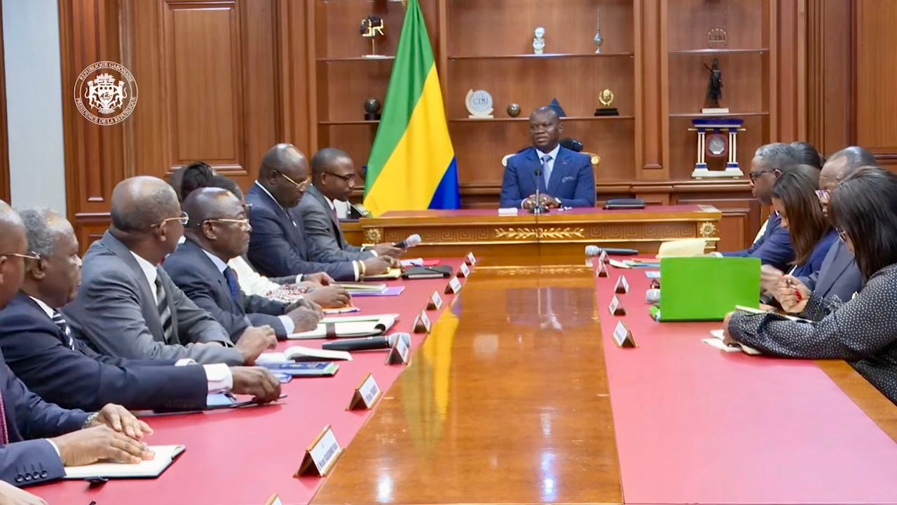 Brice Clotaire Oligui Nguema intensifie le dialogue avec les forces politiques