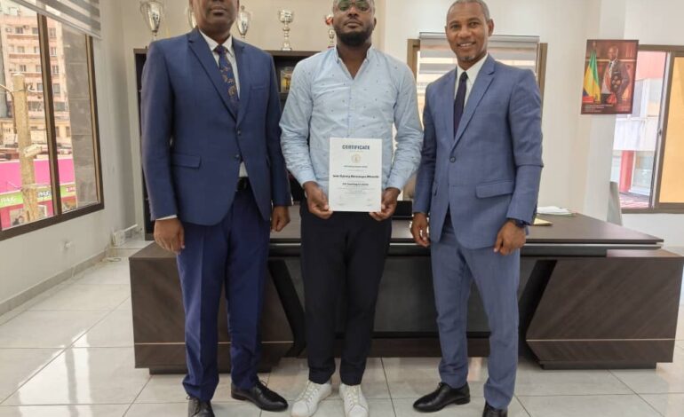 HANDBALL : Louis Djasmy Mavoungou Reçoit les félicitations de Paul Ulrich Kessany