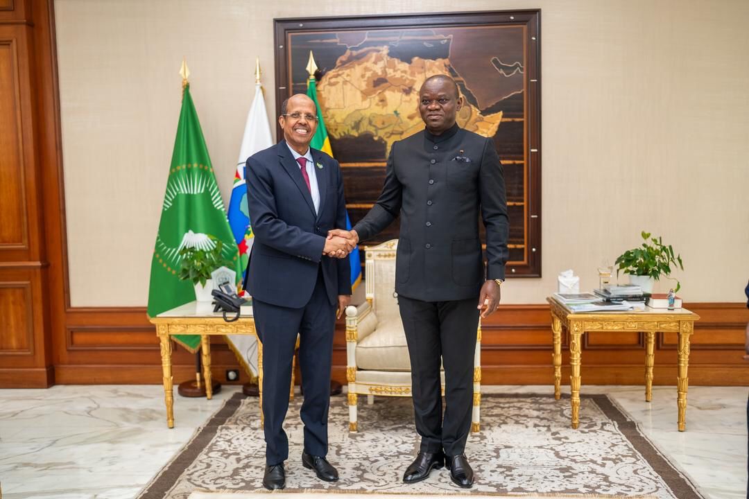 Diplomatie : Oligui Nguema échange avec une délégation de l’Union africaine à Libreville