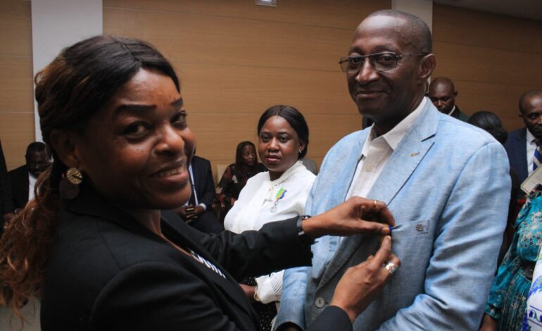 Libreville : 464 agents municipaux décorés pour leur engagement au service de la capitale