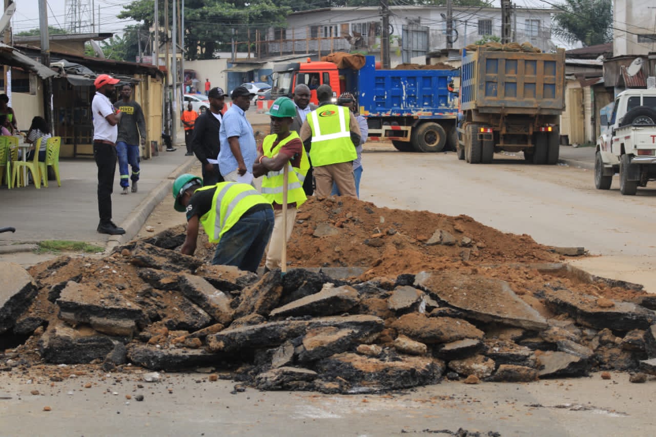 Libreville : Les travaux de réhabilitation de l’axe Sotega–Nkembo progressent