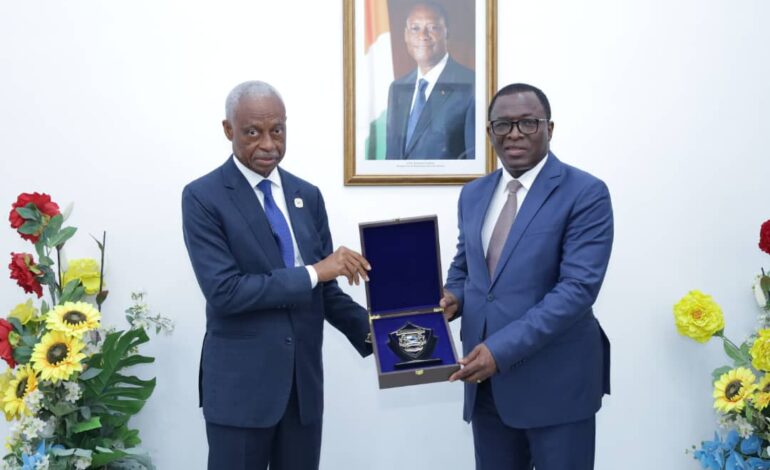 Abidjan inspire la révolution numérique de la mairie de Libreville