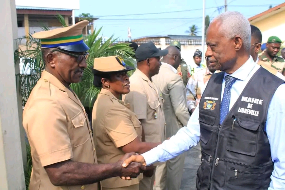 Libreville : Eugène MBA descend sur le terrain et met le cap sur les urgences du 1er Arrondissement