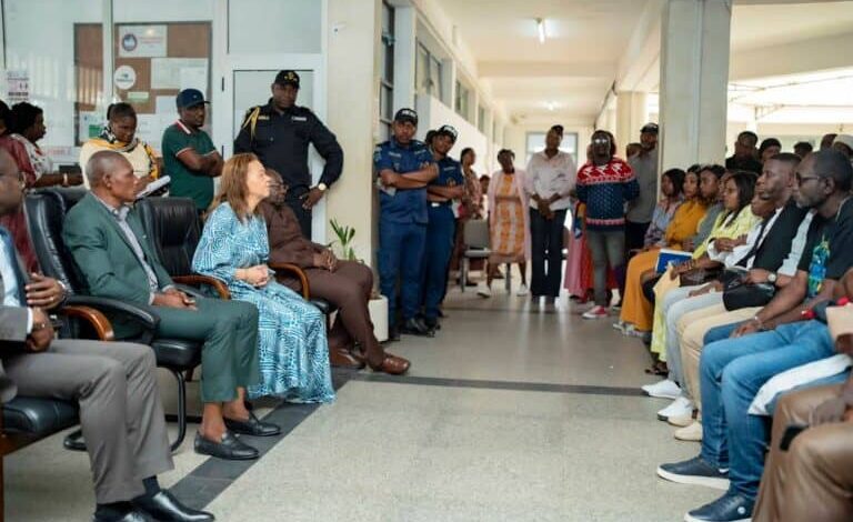Hôpital Sino-Gabonais : la Ministre de la Santé apaise le mouvement social