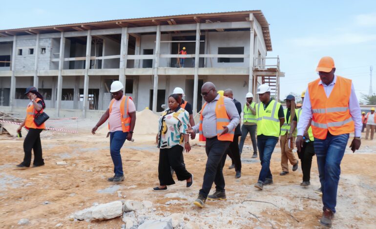 Education / PISE  – Phase 2 : Camélia Ntoutoume Leclercq hausse le ton sur les retards des chantiers