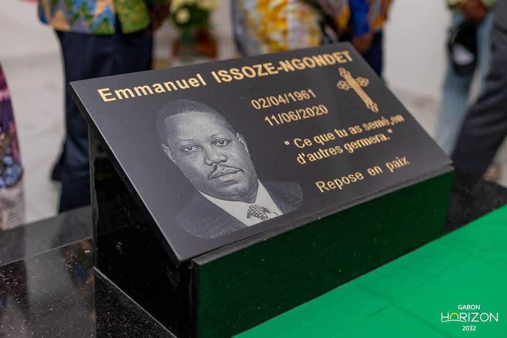 Makokou : Oligui Nguema rend hommage à Issoze Ngondet