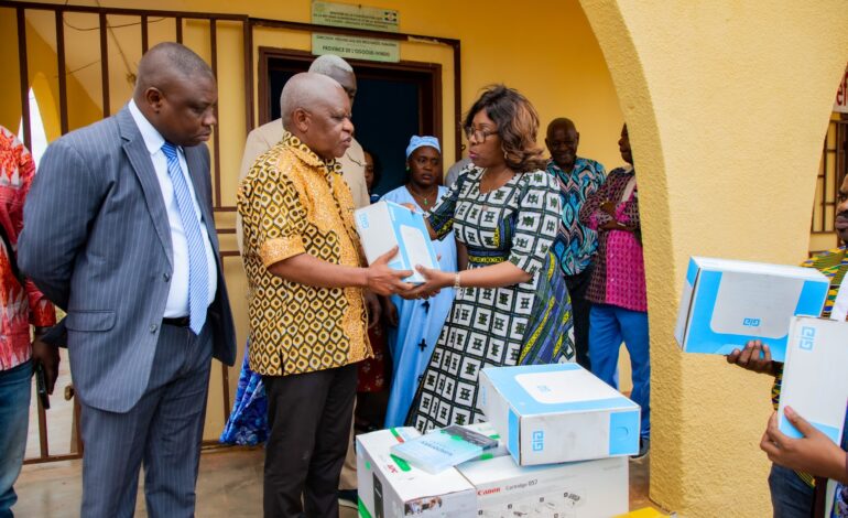 FONCTION PUBLIQUE : Laurence Ndong dote la DPRH de matériel et signe des actes d’avancement