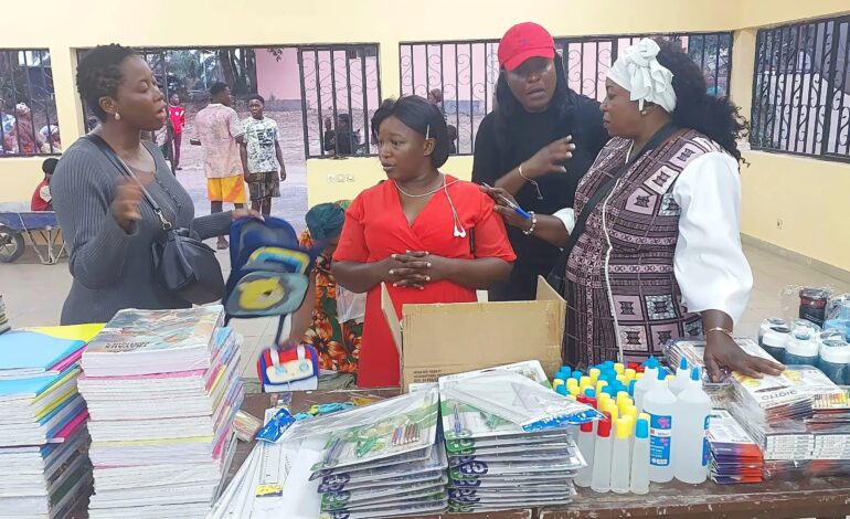 Eyouga-Ondili : Miène Rite Simba s’engage pour l’éducation des enfants du village