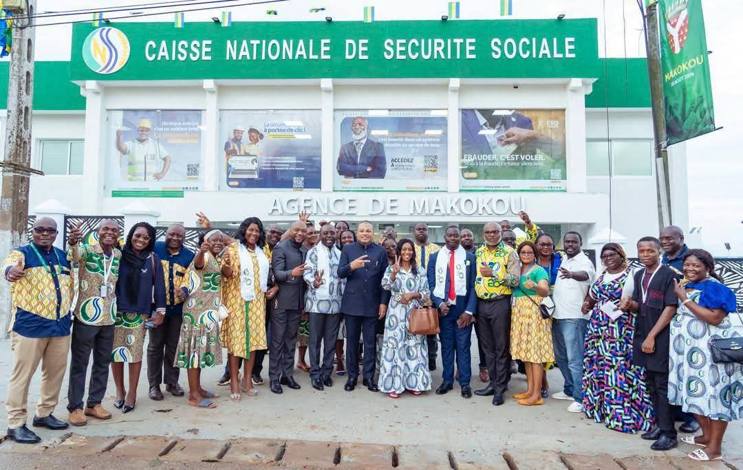 Makokou : Oligui Nguema inaugure les nouveaux locaux de la CNSS et son centre médico-social
