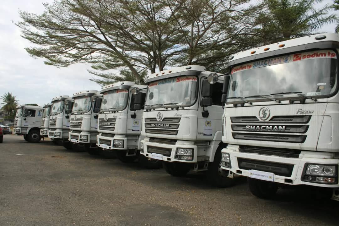Libreville / Lutte contre l’insalubrité : Eugène MBA passe à l’action avec une dotation de camions aux arrondissements